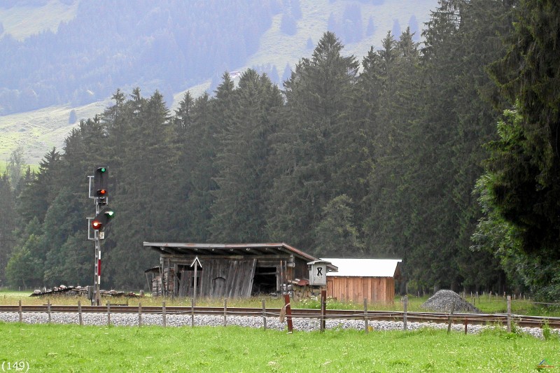 Bahn 149.jpg - Teile der Strecke sind 2009 renoviert, aber noch gibt es Abschnitte mit Höchstgeschwindigkeit 20.